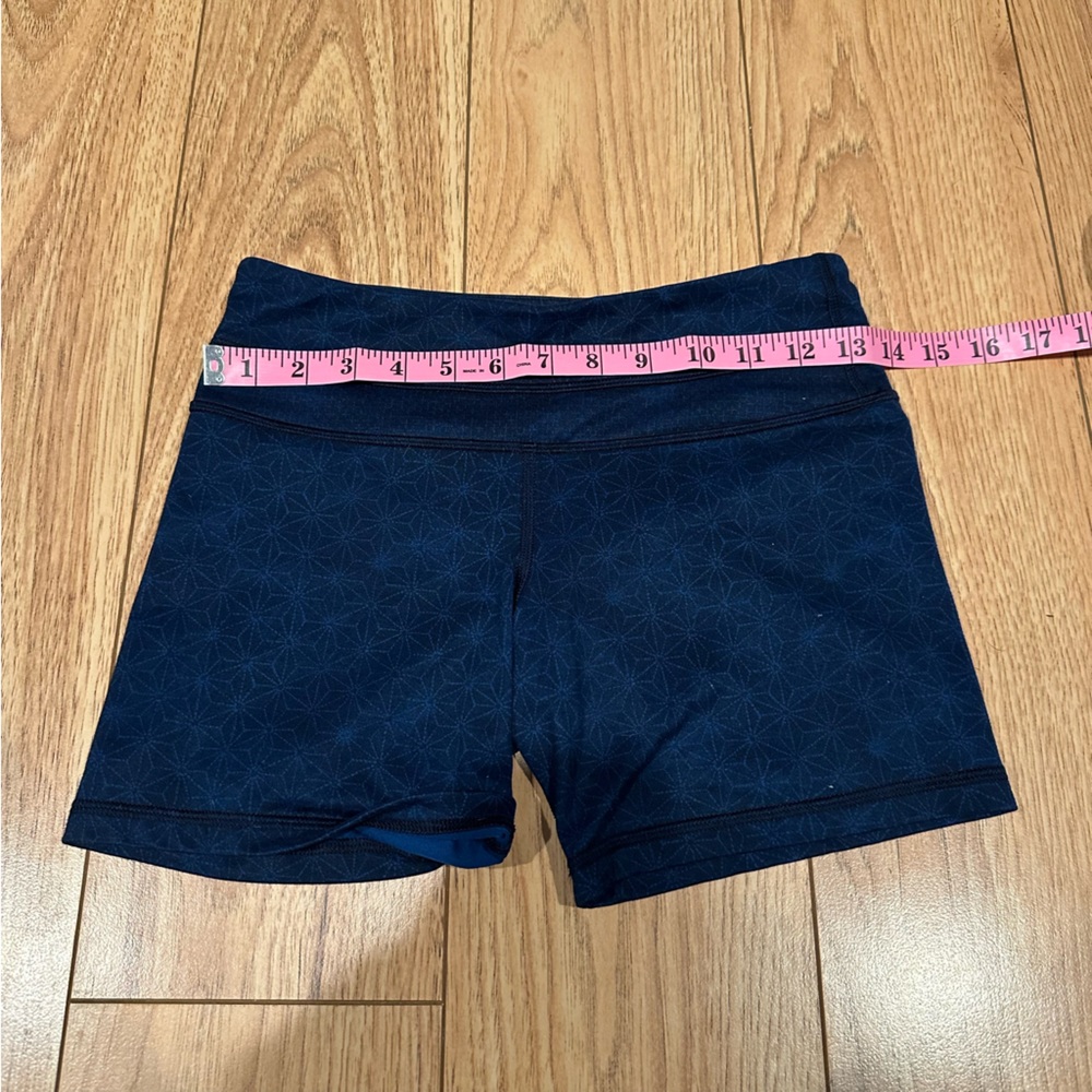 Lululemon wonder-under training shorts